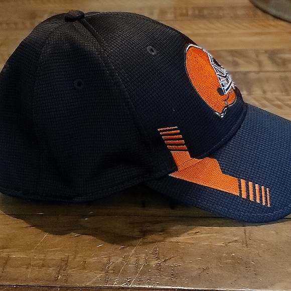 New Era Men's Cleveland Browns 39Thirty Neo Brown Stretch Fit Hat - Picture 2 of 4